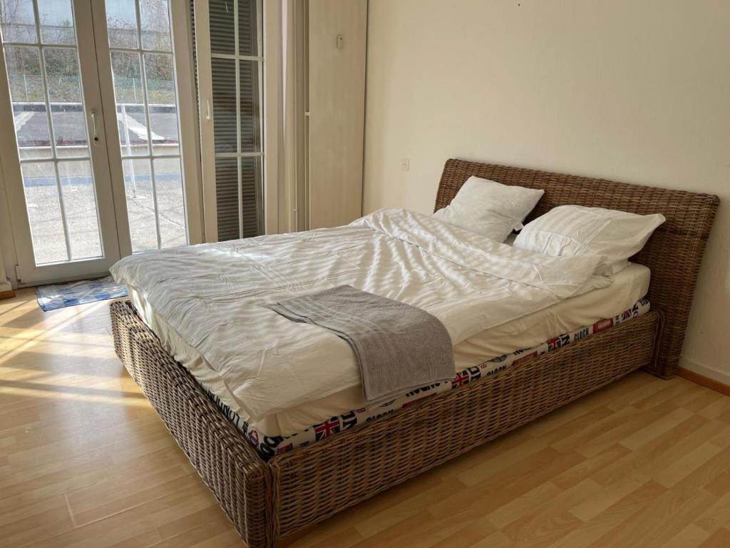 Möbiliertes Zimmer Stein Bahnhof