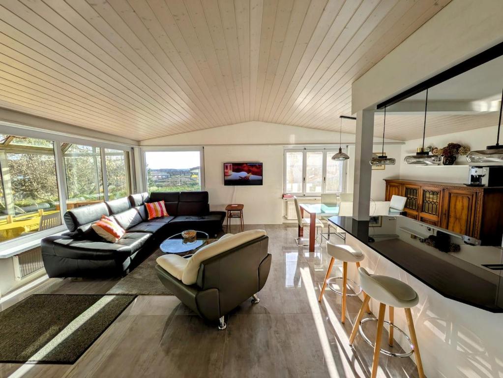 Renovated Villa with HotTub