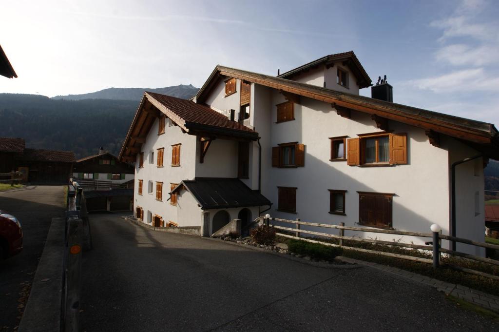 Madrisa Lodge
